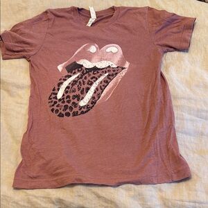 Women’s Graphic Tee in Mauve